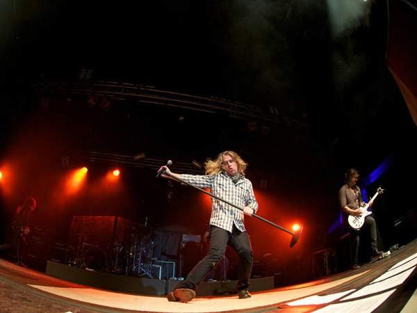 SNAPSHOT - Collective Soul rocks Lamoureux Park