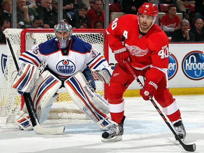 Gagner nets a pair but Oilers fall to Wings