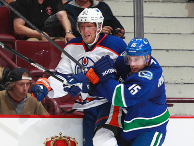 Oilers dump Canucks,  as Luongo struggles in return