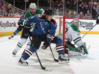 Avalanche end power-play drought, top Stars