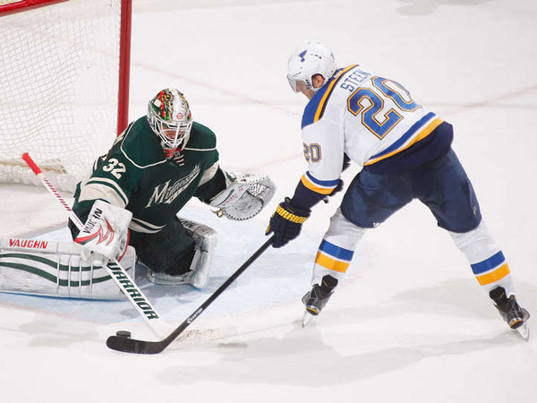 Tarasenko helps Blues in win against Wild