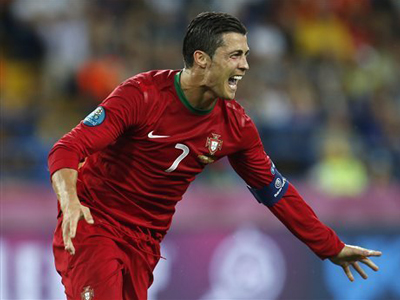 Euro 2012: Group B - Ronaldo sends the Dutch home, Germany remains perfect