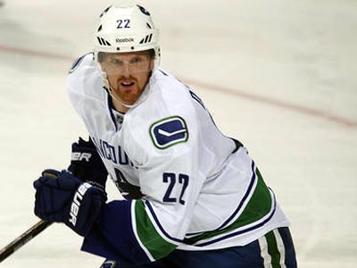 Canucks dominate Avalanche with decisive 6-0 win