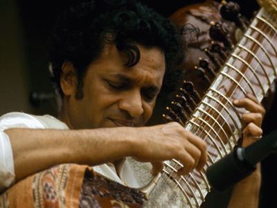 Sitar virtuoso Ravi Shankar dies at the age of 92